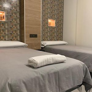 Habitación Estándar con 2 Camas Individuales